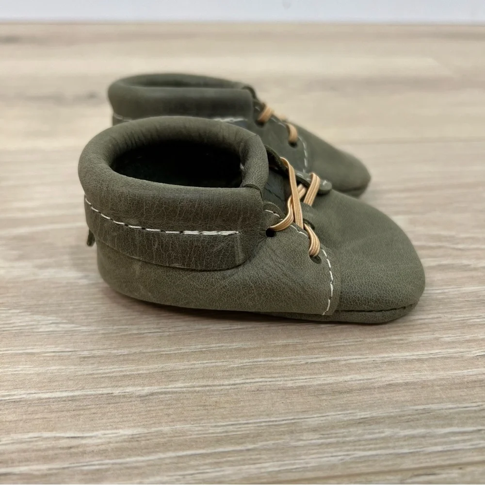 Freshly Picked Olive Green Oxford Baby Shoe